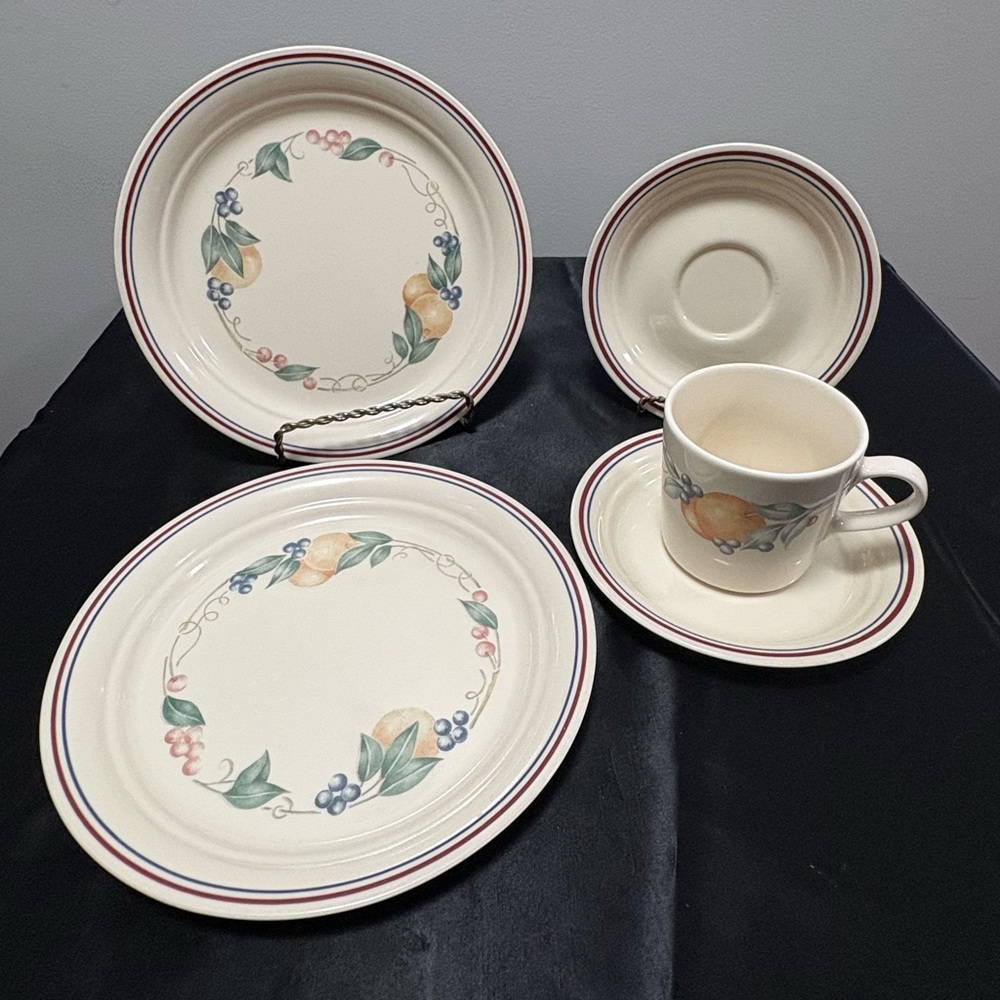 Corelle Multicolor Floral Dinnerware Set - Picture 2 of 3